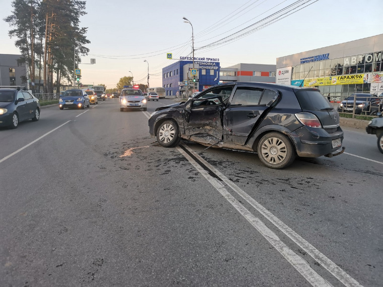 Авария произошла на выезде из Екатеринбурга