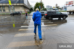 Последствия ливня в Челябинске, пешеходный переход, ручей, лето, ливень, потоп