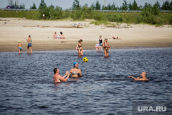 Профилактический рейд по безопасности на водных объектах. Сургут, пляж, купающиеся, лето, игра в мяч, отдых