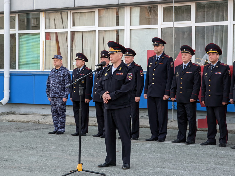 Дмитрий Свинов обратился к полицейским с напутствием