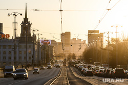 Виды Екатеринбурга, пыль в городе, город екатеринбург, проспект ленина, трамвайные пути, трамвай