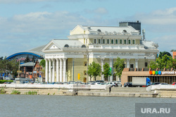 Наталья Котова на осмотре строящейся набережной реки Миасс. Челябинск, органный зал родина