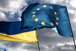 Euromaidan.  Kyiv, flag of ukraine, flag of the european union