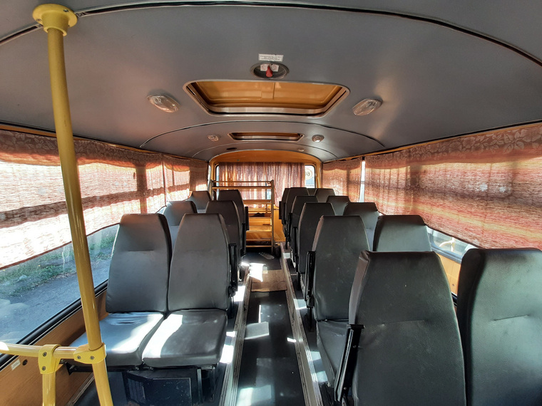 Еще один школьный автобус продается за 93 000 рублей