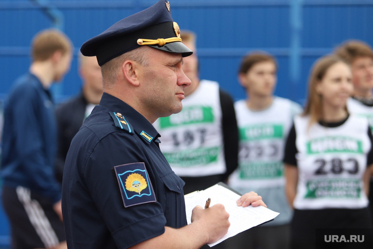 Абитуриенты военных вузов сдают экзамен по физкультуре. Курган