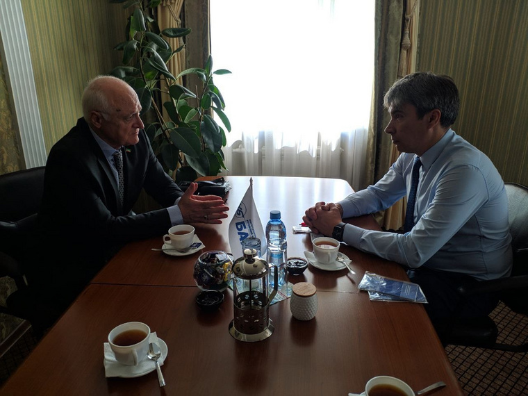 Салаудин Мамаков (слева) и Евгений Кафеев (справа) провели переговоры о сотрудничестве