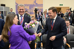 Евгений Куйвашев и Зарина Догузова последний раз виделись неделю назад на ПМЭФ-2022