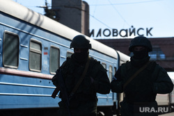 Эвакуация населения из Иловайска. Иловайск, ДНР, эвакуация, вокзал, вагон, военные, донецкая народная республика, донбасс, ополченцы, днр, жд, военная полиция, иловайск, военная комендатура, купе, население, железная дорога, поезд, солдат