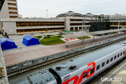 Палатки для медиков на жд вокзале. Челябинск, вокзал, вокзал челябинск, железнодорожный вокзал, палатки для медиков