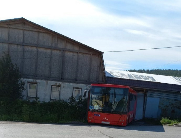 Если бы автобус не остановили, он мог скатиться с высокой горы до центральной площади Златоуста
