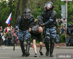 Несанкционированный митинг на Тверской улице. Москва, протестующие, митинг, полиция, автозаки, задержание