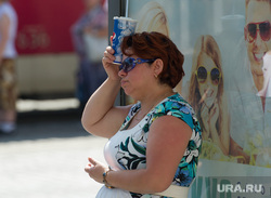 Жара в Екатеринбурге, тень, прохладительные напитки, жара