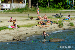 Городской пляж на Шершневском водохранилище во время режима самоизоляции. Челябинск, жара, лето, отдыхающие, городской пляж шершневский, пляж, отдых
