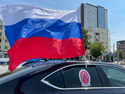 В Екатеринбурге прошел автопробег в поддержку российских военнослужащих, принимающих участие в СВО