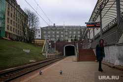 Улицы и окрестности Калининграда весной. Калининград, ожидание, станция, железнодорожные пути, платформа, калининград, северный жд вокзал, железная дорога