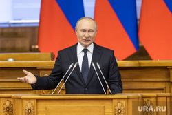 Президент на совете законодателей. Санкт-Петербург