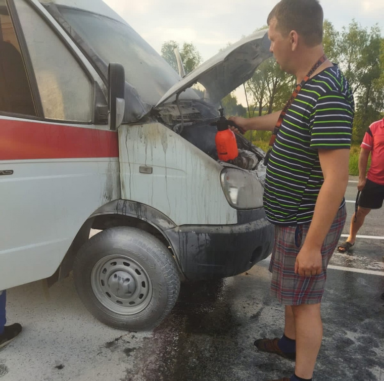 Медики вытащили ребенка из горящего автомобиля скорой помощи. Путь в Шадринск продолжили на скорой Далматовской ЦРБ