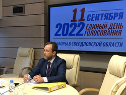 Андрей Кузнецов сдал в избирком 127 подписей в свою поддержку