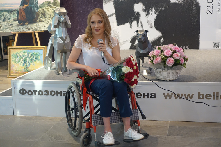 На выставке художницы представлено около 33 работ