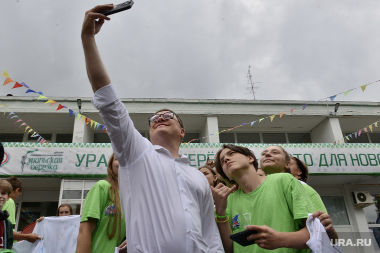 Текслер в лагере с детьми из ДНР. Челябинск 