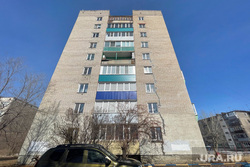 Проспект Конституции, дом 48. Курган, аварийный дом, трещина, трещина в доме, проспект конституции 48