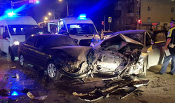Две иномарки попали в жесткое ДТП в Екатеринбурге