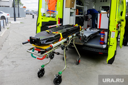Передача машин скорой помощи от благотворительного фонда  РМК региональной системе здравоохранения. Челябинск, скорая помощь