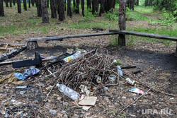 Нарушение режима самоизоляции жителями города. Курган, мусор, лес, свалка, помойка в лесу