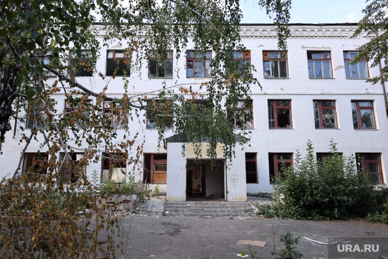 Заброшенная школа-интернат по улице Карбышева 52. Курган