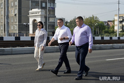 Алексей Текслер и Наталья Котова осматривают новый Ленинградский мост. Челябинск , ленинградский мост, текслер алексей, проспект победы