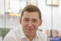 Встреча губернатора Свердловской области Евгения Куйвашева с молодыми промышленниками на территории предприятия ЕВРАЗ в Нижнем Тагиле. Свердловская область , куйвашев евгений