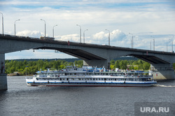 Речной транспорт на реке Кама. Пермь