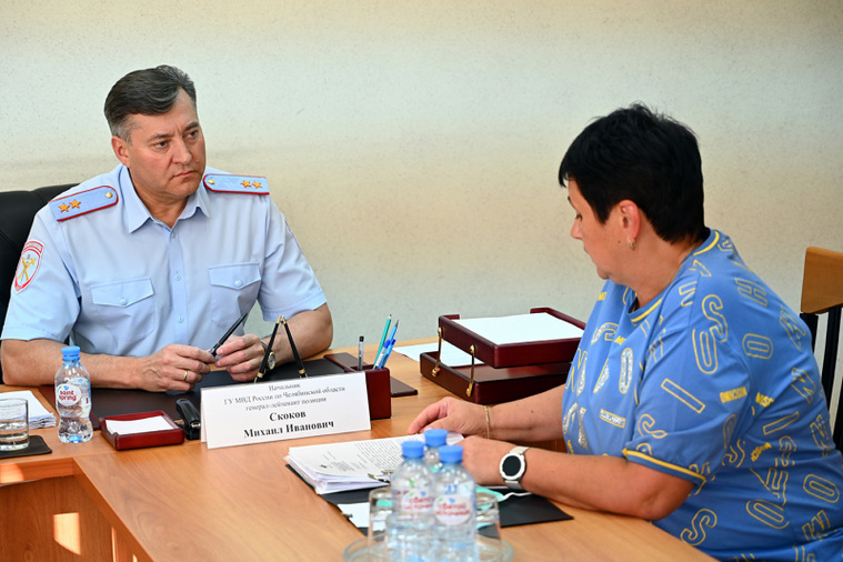 Генерал Михаил Скоков требуя от своих подчиненных уважительно и ответственно общаться с жителями