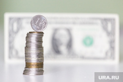Экономист Хижняк назвал мало реалистичным сценарием обвал рубля