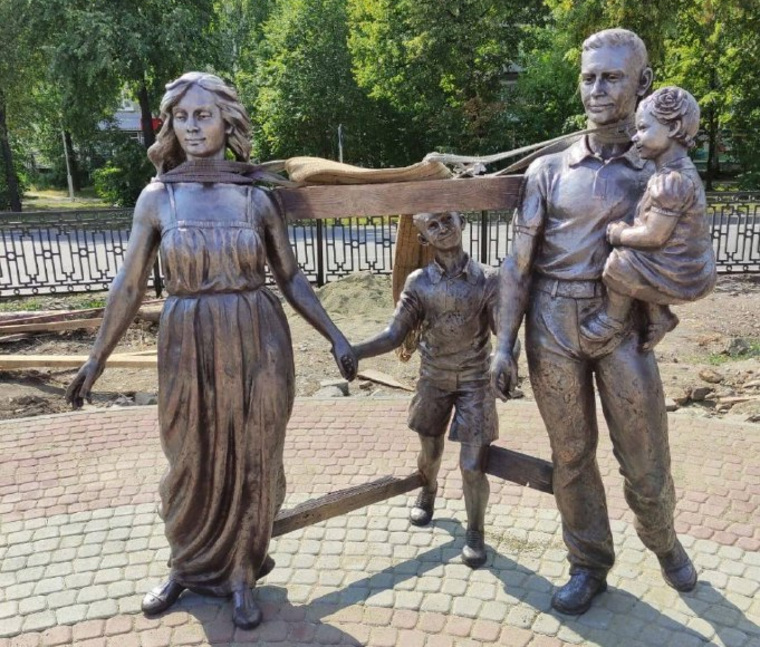 Новые скульптуры в Новоуральске