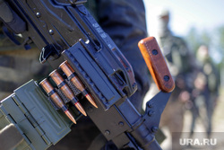 Тренировка добровольцев перед отправкой в Украину. Свердловская область, милитари, армия, пулемет, оружие, война, добровольцы, спецоперация, патроны для пулемета, чвк, сво, наемники