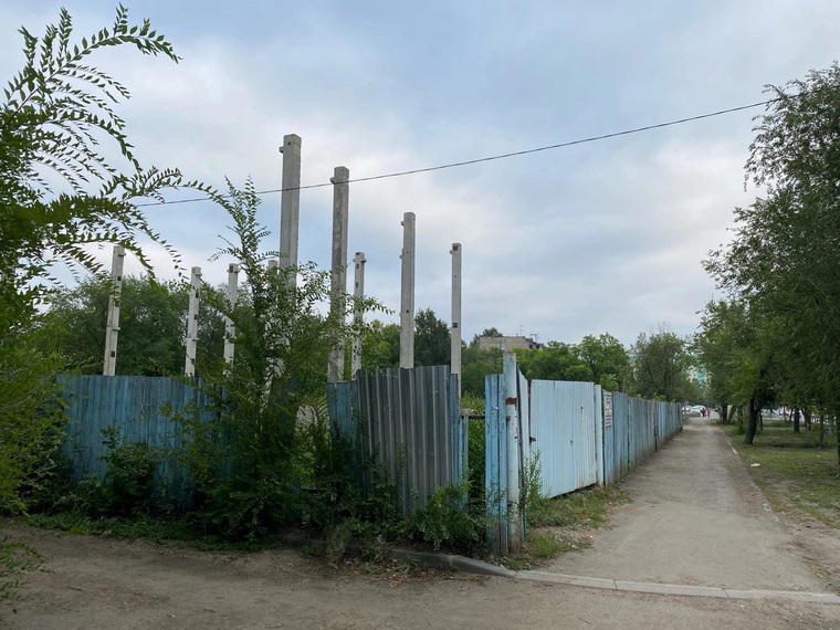 В Кургане 13 лет не могут достроить двухэтажное кафе
