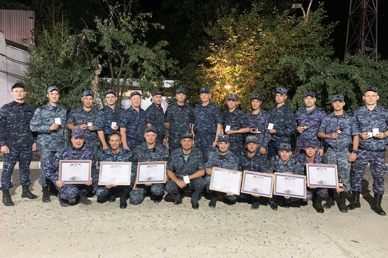 Курганским сотрудникам ППС вручили награды за образцовую службу на Северном Кавказе