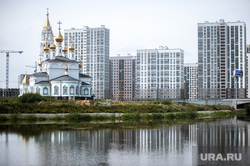 Набережная в Преображенском парке в микрорайоне Академический. Екатеринбург, академический район, преображенский парк