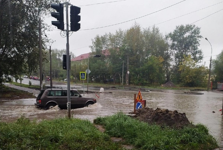 Машины практически «плывут»