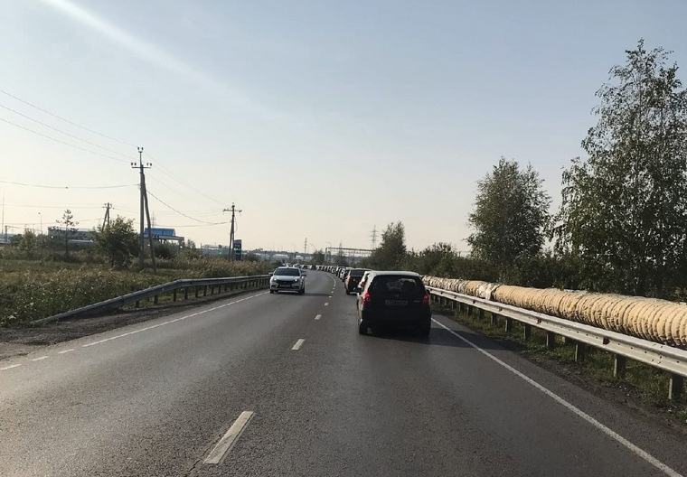 Пробки появляются на ул. Мостостроителей
