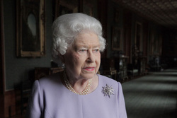 По словам BBC, тело королевы отказывается от нее
