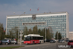 Виды города. Пермь, автобус, дом советов, виды перми, улица ленина, здание правительства пермского края