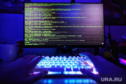 Хакеры. Взлом компьютера. Курган, взлом, хакеры, монитор, it-технологиии, компьютерная клавиатура, взлом компьютера, персональные данные