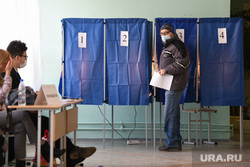 Довыборы в Екатеринбургскую городскую думу. Екатеринбург, кабинка для голосования