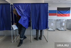 Второй день голосования на референдуме за вступление в состав в РФ. Мариуполь, мариуполь, выборы