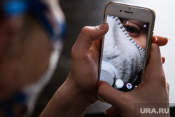 Клипарт на тему заболевания. Екатеринбург, смартфон, маска, инстаграм, селфи, респиратор, instagram, снимает на телефон, сториз, респираторная маска