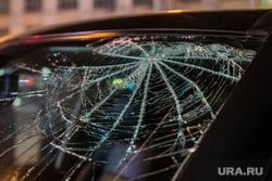 Авария на Карла Либкнехта-Ленина. Екатеринбург, автомобильная авария, дтп, разбитое окно