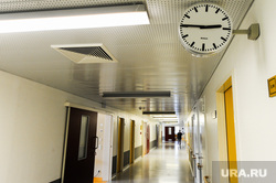 Аппарат искусственной вентиляции легких в Челябинском федеральном центре сердечно-сосудистой хирургии (кардиоцентре). Челябинск, больничный коридор, больница