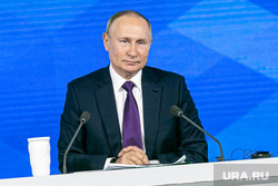 В юбилей Путина тысячи россиян поблагодарили его за спасение страны. Фото, видео